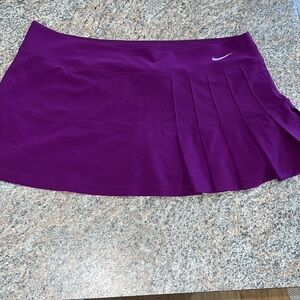 Nike pintuck skort - size large
